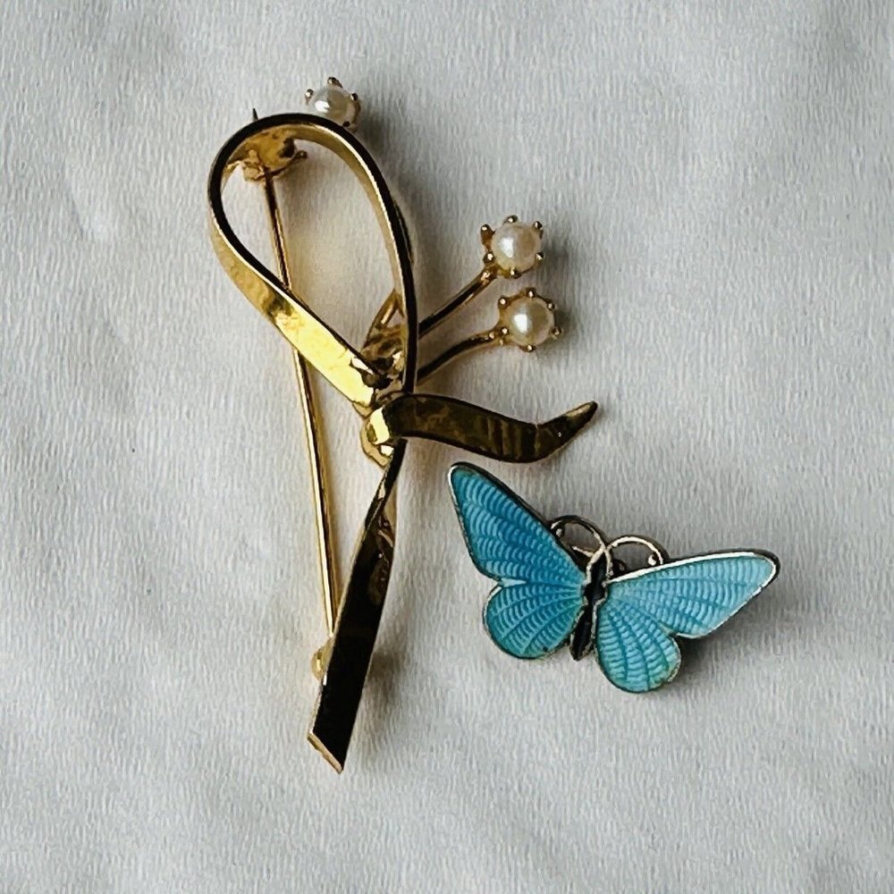 Vintage Pair Ribbon Brooch Pin 1-2 Inch‎ Gold Tone Ivory Faux Pearl Butterfly